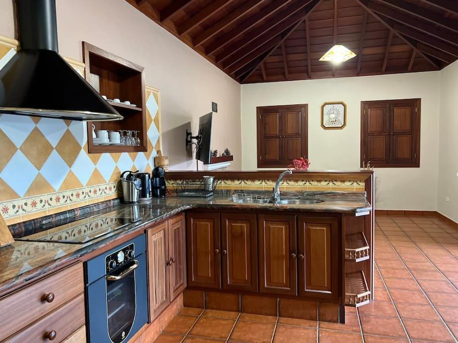 Вилла Rustic House La Montana Брения-Баха Экстерьер фото